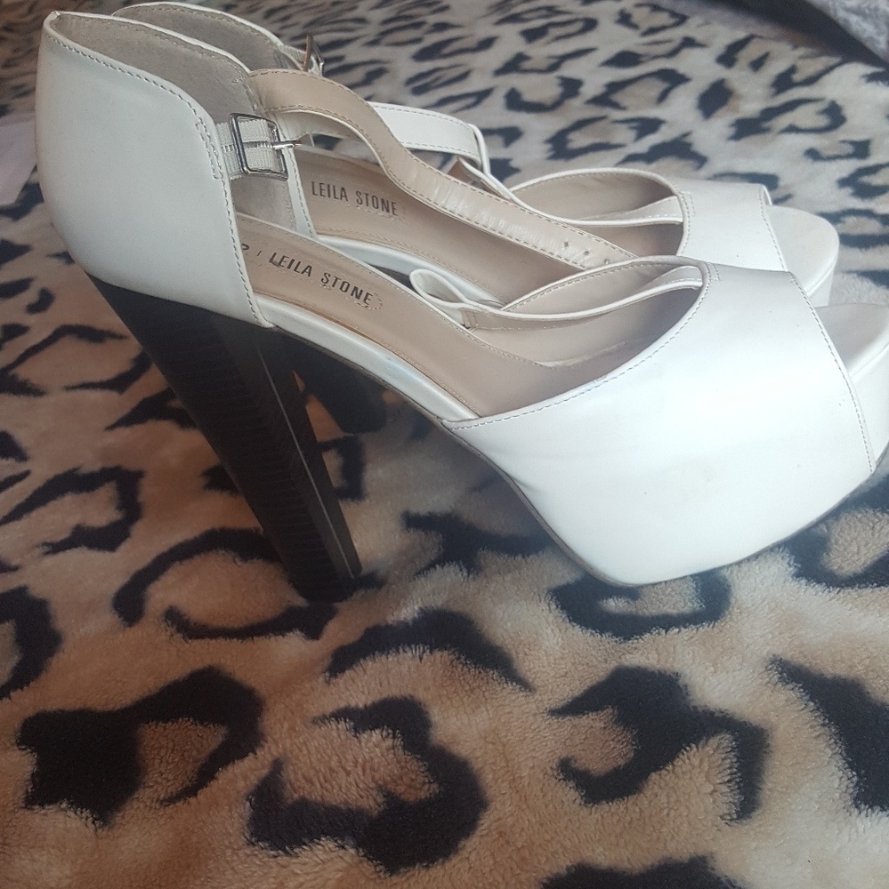 White heeled platform shoe size 11